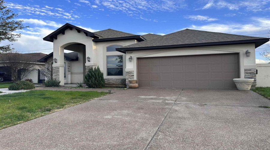 7227 Sylvia Plath Dr, Laredo, Texas 78041-0000, 4 Bedrooms Bedrooms, 8 Rooms Rooms,2 BathroomsBathrooms,Residential,For Sale,7227 Sylvia Plath Dr,20261270
