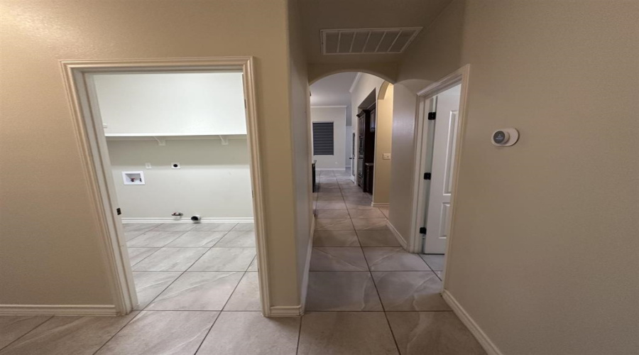 7227 Sylvia Plath Dr, Laredo, Texas 78041-0000, 4 Bedrooms Bedrooms, 8 Rooms Rooms,2 BathroomsBathrooms,Residential,For Sale,7227 Sylvia Plath Dr,20261270