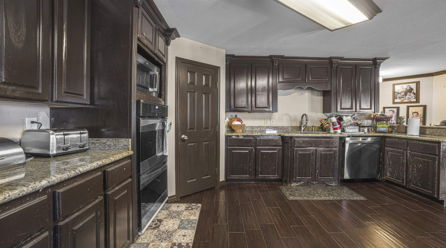 301 Esperanza Dr, Laredo, Texas 78041, 5 Bedrooms Bedrooms, 8 Rooms Rooms,4 BathroomsBathrooms,Residential,For Sale,301 Esperanza Dr,20261271