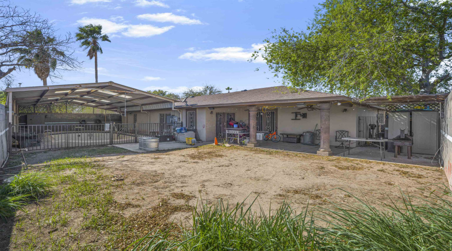 301 Esperanza Dr, Laredo, Texas 78041, 5 Bedrooms Bedrooms, 8 Rooms Rooms,4 BathroomsBathrooms,Residential,For Sale,301 Esperanza Dr,20261271