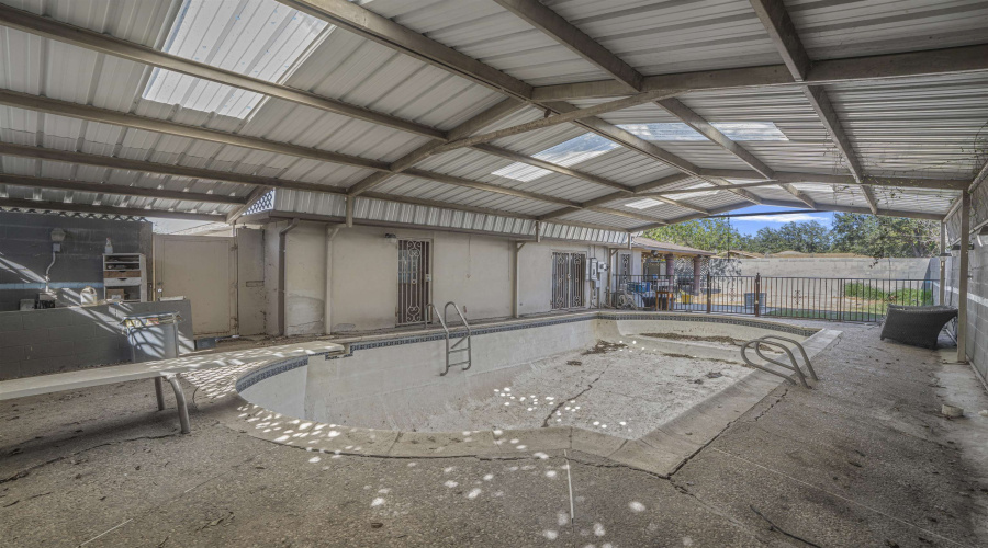 301 Esperanza Dr, Laredo, Texas 78041, 5 Bedrooms Bedrooms, 8 Rooms Rooms,4 BathroomsBathrooms,Residential,For Sale,301 Esperanza Dr,20261271