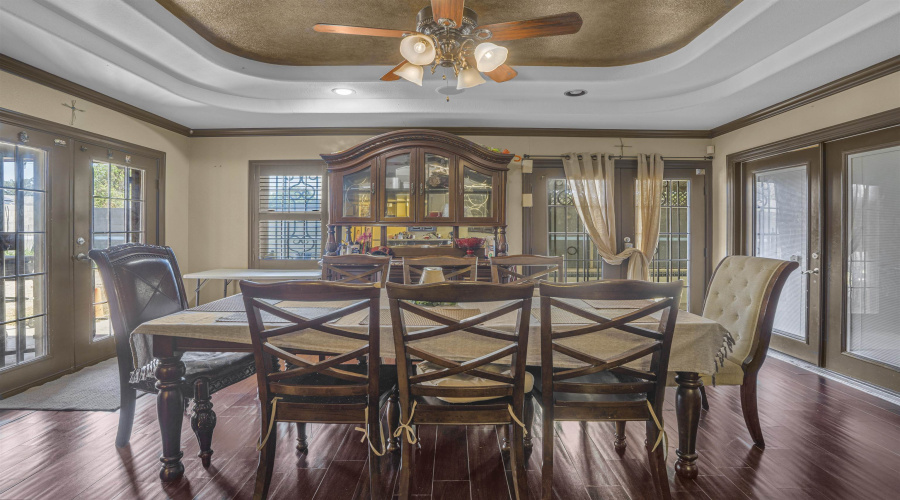 301 Esperanza Dr, Laredo, Texas 78041, 5 Bedrooms Bedrooms, 8 Rooms Rooms,4 BathroomsBathrooms,Residential,For Sale,301 Esperanza Dr,20261271