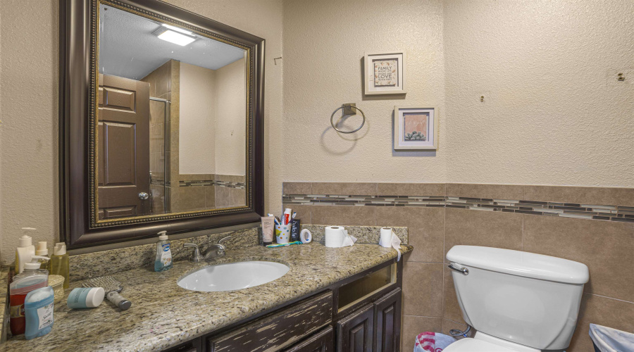 301 Esperanza Dr, Laredo, Texas 78041, 5 Bedrooms Bedrooms, 8 Rooms Rooms,4 BathroomsBathrooms,Residential,For Sale,301 Esperanza Dr,20261271