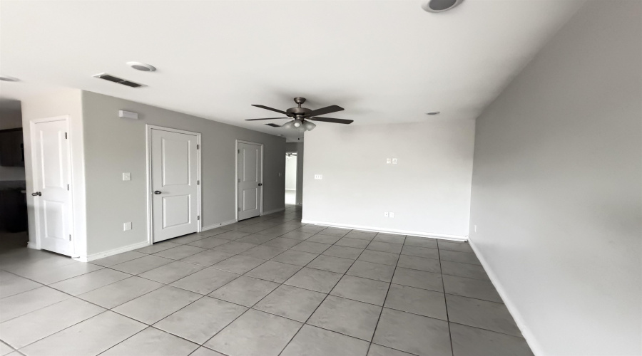 3501 Joaquin Ponce, Laredo, Texas 78046, 4 Bedrooms Bedrooms, 7 Rooms Rooms,2 BathroomsBathrooms,Residential,For Sale,3501 Joaquin Ponce,20261274