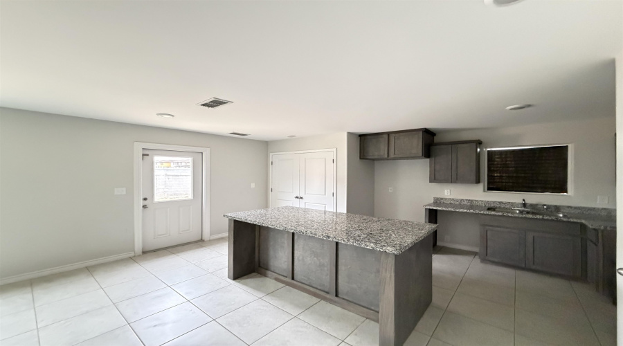 3501 Joaquin Ponce, Laredo, Texas 78046, 4 Bedrooms Bedrooms, 7 Rooms Rooms,2 BathroomsBathrooms,Residential,For Sale,3501 Joaquin Ponce,20261274