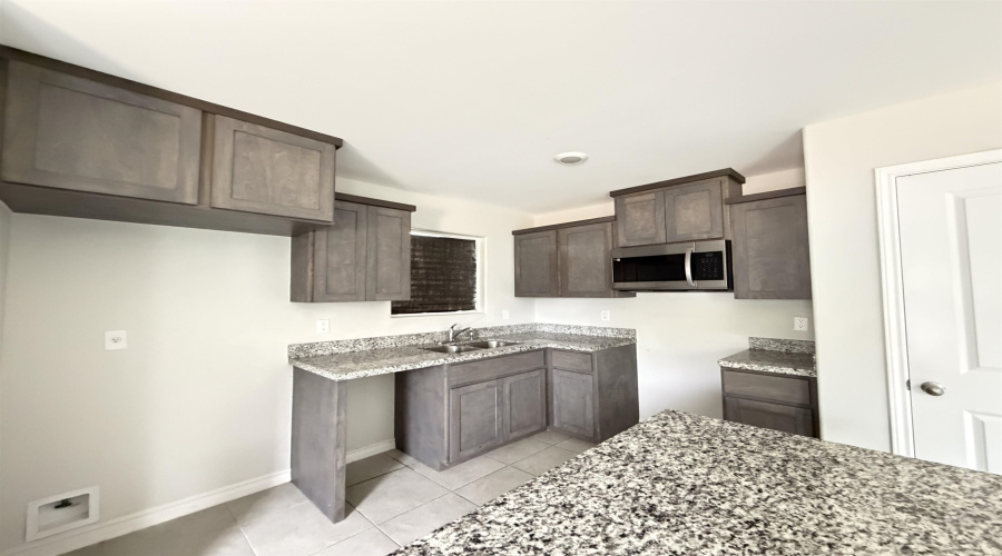 3501 Joaquin Ponce, Laredo, Texas 78046, 4 Bedrooms Bedrooms, 7 Rooms Rooms,2 BathroomsBathrooms,Residential,For Sale,3501 Joaquin Ponce,20261274