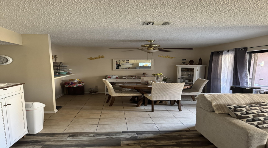 100 E Aurora St, Laredo, Texas 78040, 2 Bedrooms Bedrooms, 4 Rooms Rooms,2 BathroomsBathrooms,Residential,For Sale,100 E Aurora St,20261275