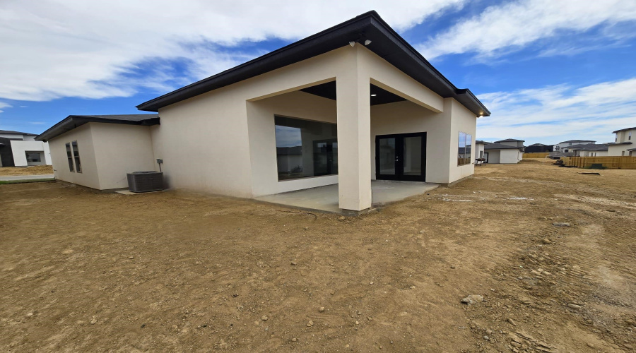 1017 Noyola Loop, Laredo, Texas 78046, 4 Bedrooms Bedrooms, 5 Rooms Rooms,2 BathroomsBathrooms,Residential,For Sale,1017 Noyola Loop,20261276