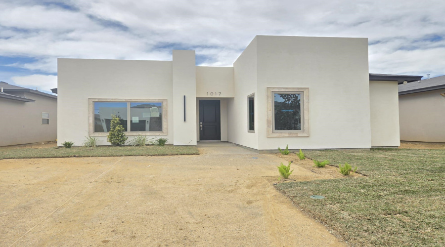 1017 Noyola Loop, Laredo, Texas 78046, 4 Bedrooms Bedrooms, 5 Rooms Rooms,2 BathroomsBathrooms,Residential,For Sale,1017 Noyola Loop,20261276