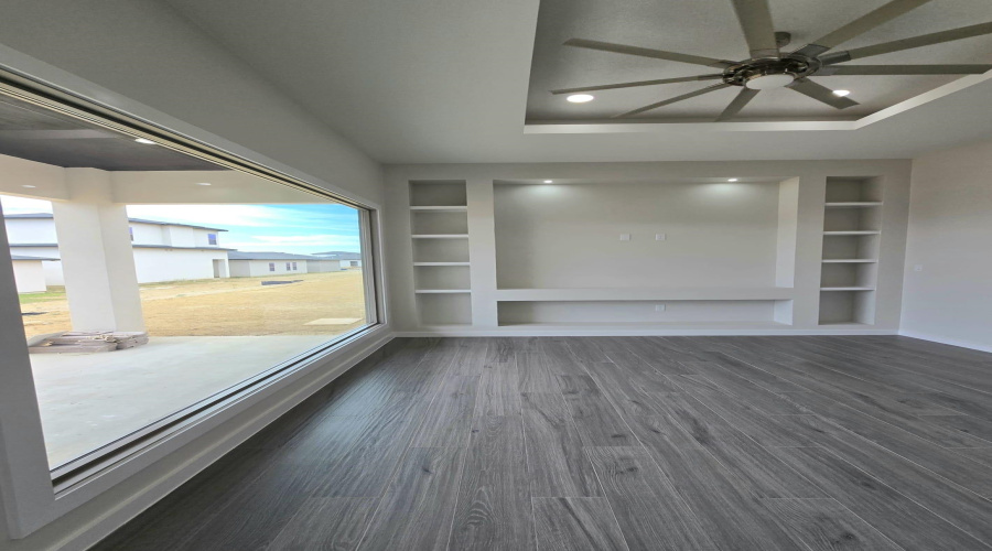 1017 Noyola Loop, Laredo, Texas 78046, 4 Bedrooms Bedrooms, 5 Rooms Rooms,2 BathroomsBathrooms,Residential,For Sale,1017 Noyola Loop,20261276