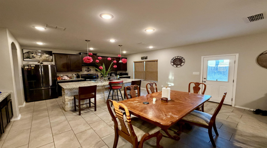 1411 Chital Dr, Laredo, Texas 78045, 4 Bedrooms Bedrooms, 7 Rooms Rooms,2 BathroomsBathrooms,Residential,For Sale,1411 Chital Dr,20261277