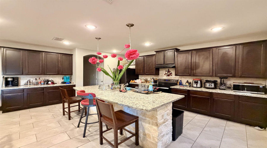 1411 Chital Dr, Laredo, Texas 78045, 4 Bedrooms Bedrooms, 7 Rooms Rooms,2 BathroomsBathrooms,Residential,For Sale,1411 Chital Dr,20261277