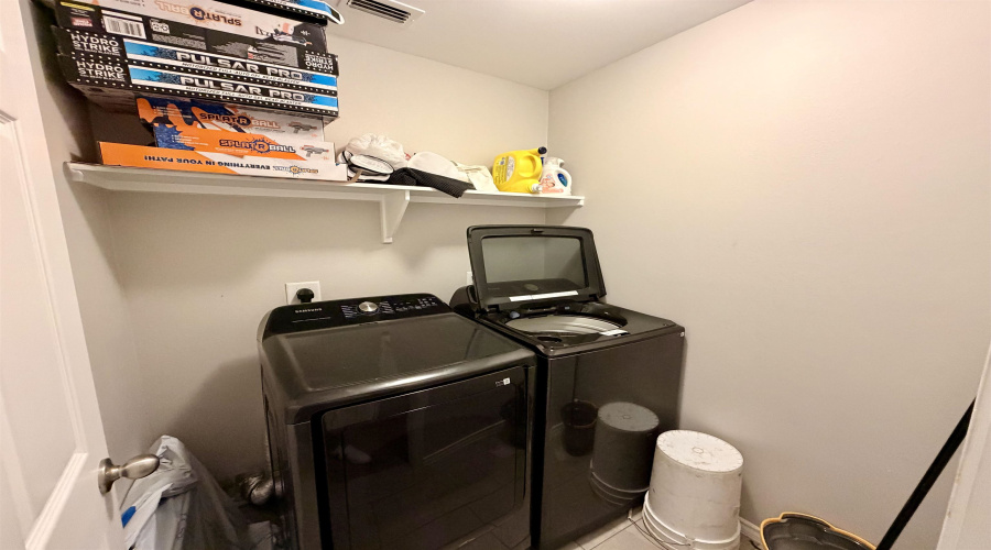 1411 Chital Dr, Laredo, Texas 78045, 4 Bedrooms Bedrooms, 7 Rooms Rooms,2 BathroomsBathrooms,Residential,For Sale,1411 Chital Dr,20261277