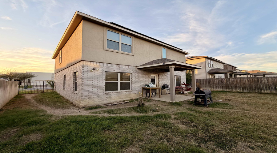 1411 Chital Dr, Laredo, Texas 78045, 4 Bedrooms Bedrooms, 7 Rooms Rooms,2 BathroomsBathrooms,Residential,For Sale,1411 Chital Dr,20261277