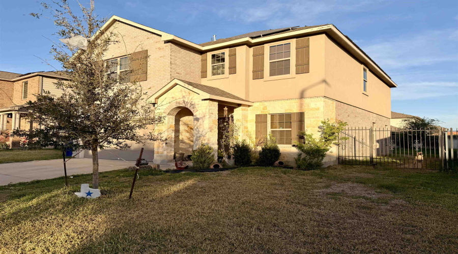 1411 Chital Dr, Laredo, Texas 78045, 4 Bedrooms Bedrooms, 7 Rooms Rooms,2 BathroomsBathrooms,Residential,For Sale,1411 Chital Dr,20261277