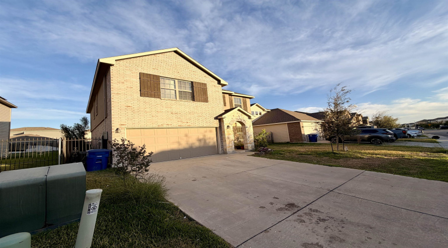 1411 Chital Dr, Laredo, Texas 78045, 4 Bedrooms Bedrooms, 7 Rooms Rooms,2 BathroomsBathrooms,Residential,For Sale,1411 Chital Dr,20261277