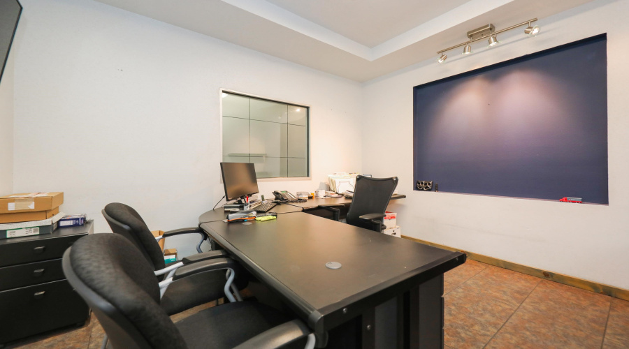 1641 World Trade Center Lp, Laredo, Texas 78045, 1 Bedroom Bedrooms, 11 Rooms Rooms,3 BathroomsBathrooms,Commercial/industrial,For Rent,1641 World Trade Center Lp,20261281