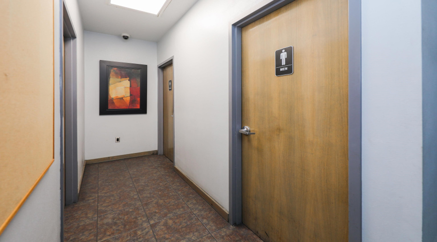 1641 World Trade Center Lp, Laredo, Texas 78045, 1 Bedroom Bedrooms, 11 Rooms Rooms,3 BathroomsBathrooms,Commercial/industrial,For Rent,1641 World Trade Center Lp,20261281