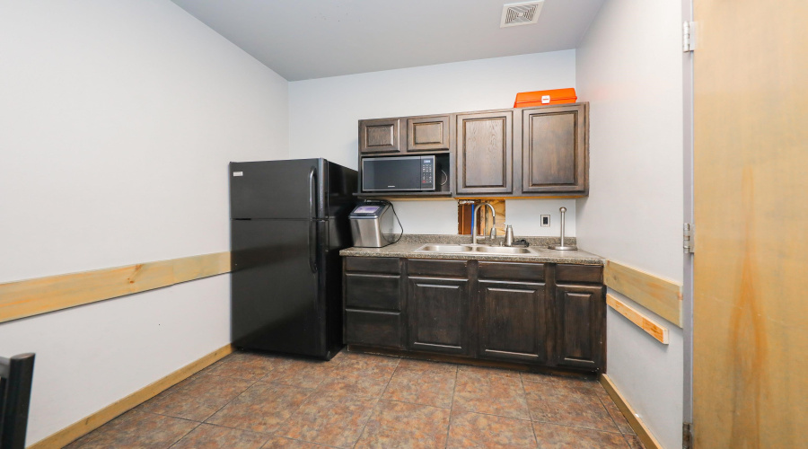 1641 World Trade Center Lp, Laredo, Texas 78045, 1 Bedroom Bedrooms, 11 Rooms Rooms,3 BathroomsBathrooms,Commercial/industrial,For Rent,1641 World Trade Center Lp,20261281