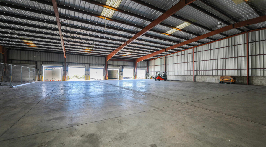 1641 World Trade Center Lp, Laredo, Texas 78045, 1 Bedroom Bedrooms, 11 Rooms Rooms,3 BathroomsBathrooms,Commercial/industrial,For Rent,1641 World Trade Center Lp,20261281