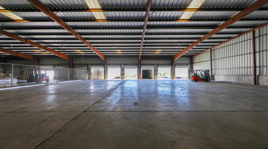 1641 World Trade Center Lp, Laredo, Texas 78045, 1 Bedroom Bedrooms, 11 Rooms Rooms,3 BathroomsBathrooms,Commercial/industrial,For Rent,1641 World Trade Center Lp,20261281