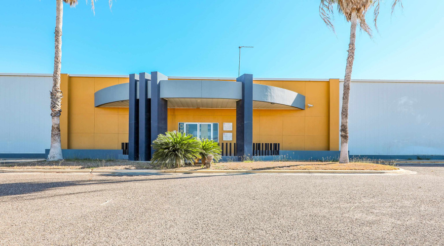 1641 World Trade Center Lp, Laredo, Texas 78045, 1 Bedroom Bedrooms, 11 Rooms Rooms,3 BathroomsBathrooms,Commercial/industrial,For Rent,1641 World Trade Center Lp,20261281