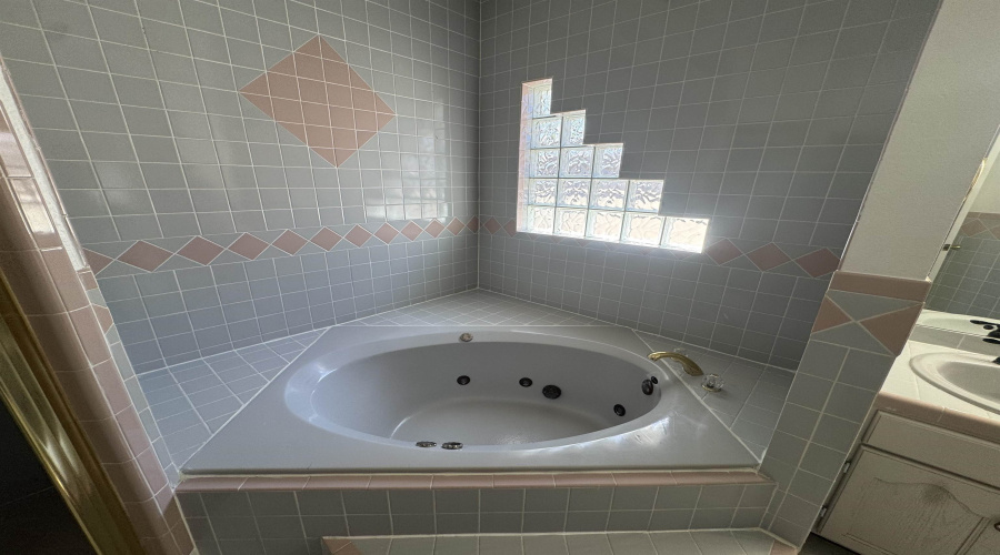 622 Forest Lp, Laredo, Texas 78045-0000, 3 Bedrooms Bedrooms, 7 Rooms Rooms,2 BathroomsBathrooms,Residential,For Sale,622 Forest Lp,20261278