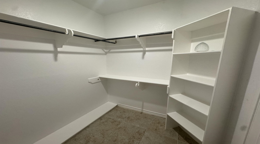 622 Forest Lp, Laredo, Texas 78045-0000, 3 Bedrooms Bedrooms, 7 Rooms Rooms,2 BathroomsBathrooms,Residential,For Sale,622 Forest Lp,20261278