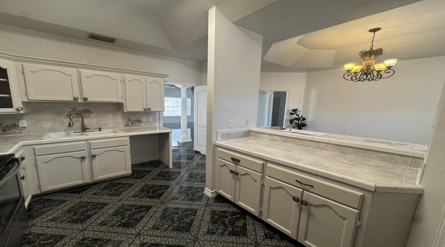 622 Forest Lp, Laredo, Texas 78045-0000, 3 Bedrooms Bedrooms, 7 Rooms Rooms,2 BathroomsBathrooms,Residential,For Sale,622 Forest Lp,20261278