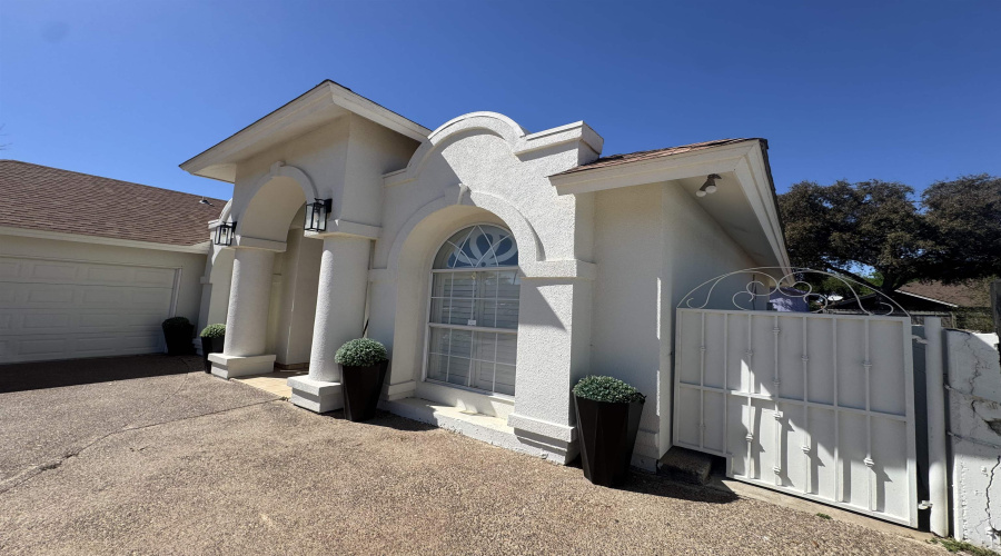 622 Forest Lp, Laredo, Texas 78045-0000, 3 Bedrooms Bedrooms, 7 Rooms Rooms,2 BathroomsBathrooms,Residential,For Sale,622 Forest Lp,20261278