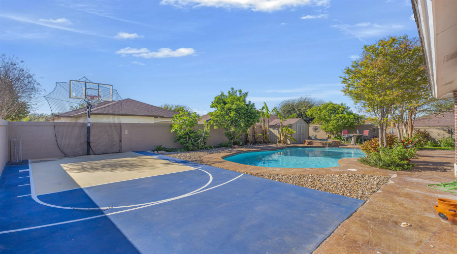 5103 Shark Bay Rd, Laredo, Texas 78041, 4 Bedrooms Bedrooms, 8 Rooms Rooms,2 BathroomsBathrooms,Residential,For Sale,5103 Shark Bay Rd,20261280