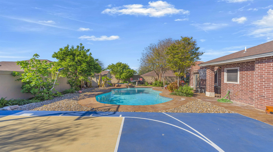 5103 Shark Bay Rd, Laredo, Texas 78041, 4 Bedrooms Bedrooms, 8 Rooms Rooms,2 BathroomsBathrooms,Residential,For Sale,5103 Shark Bay Rd,20261280