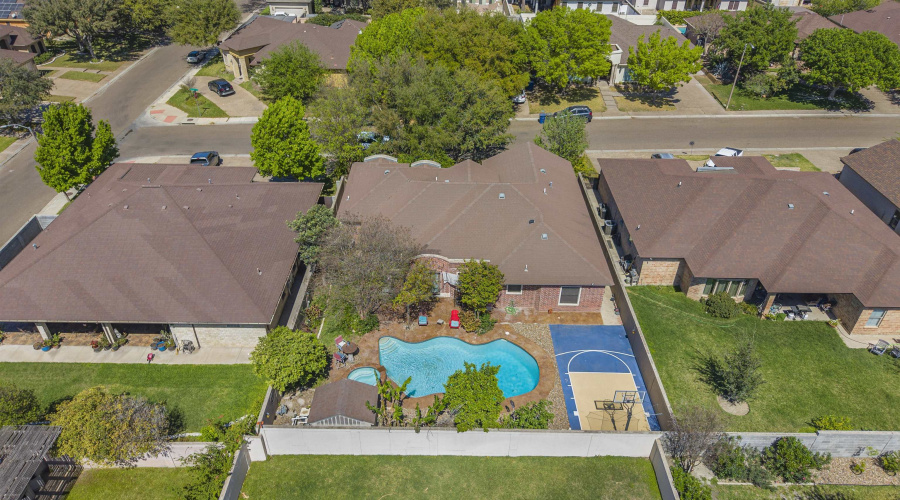 5103 Shark Bay Rd, Laredo, Texas 78041, 4 Bedrooms Bedrooms, 8 Rooms Rooms,2 BathroomsBathrooms,Residential,For Sale,5103 Shark Bay Rd,20261280