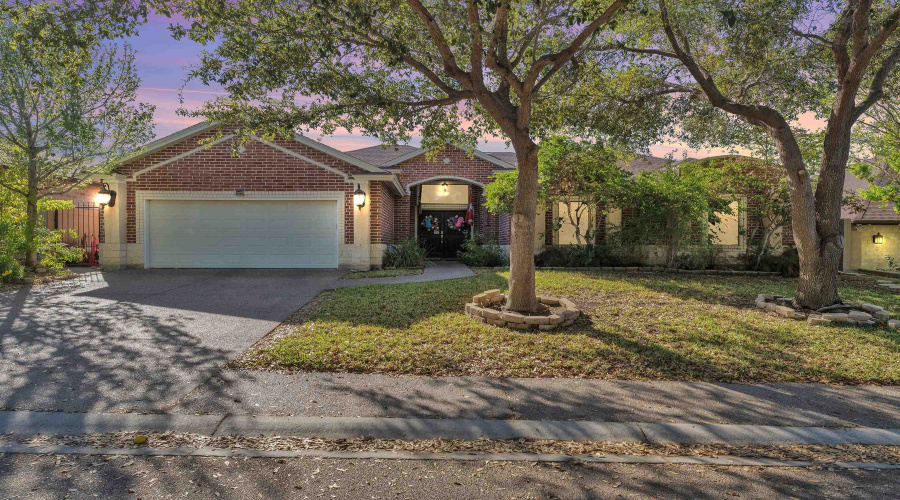 5103 Shark Bay Rd, Laredo, Texas 78041, 4 Bedrooms Bedrooms, 8 Rooms Rooms,2 BathroomsBathrooms,Residential,For Sale,5103 Shark Bay Rd,20261280