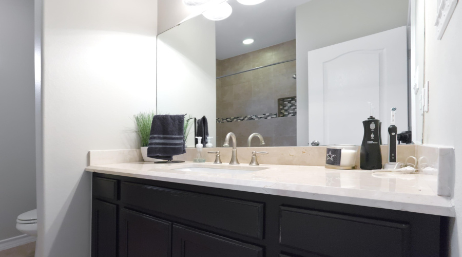 6304 Ramin Ct, Laredo, Texas 78045, 3 Bedrooms Bedrooms, 6 Rooms Rooms,2 BathroomsBathrooms,Residential,For Sale,6304 Ramin Ct,20261285