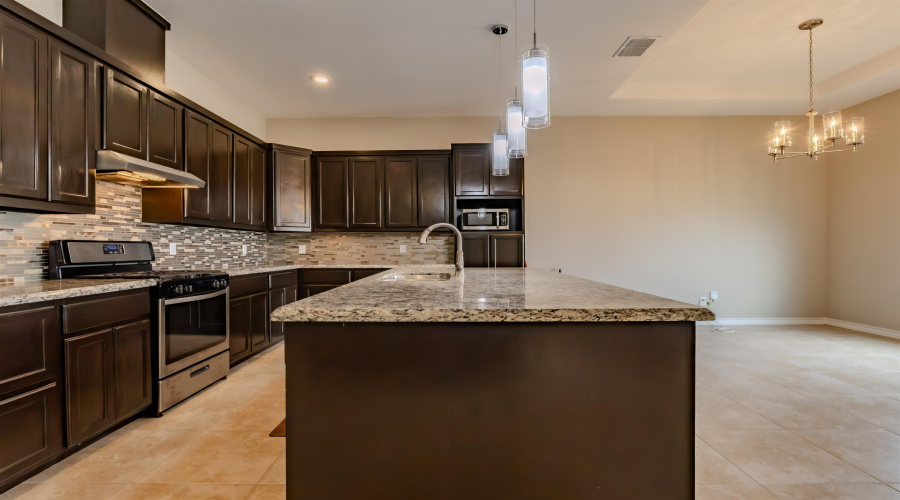 6304 Ramin Ct, Laredo, Texas 78045, 3 Bedrooms Bedrooms, 6 Rooms Rooms,2 BathroomsBathrooms,Residential,For Sale,6304 Ramin Ct,20261285