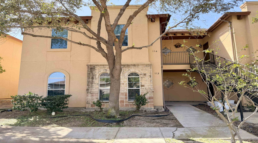 10706 International Blvd, Laredo, Texas 78045, 2 Bedrooms Bedrooms, 5 Rooms Rooms,2 BathroomsBathrooms,Residential,For Rent,10706 International Blvd,20261287