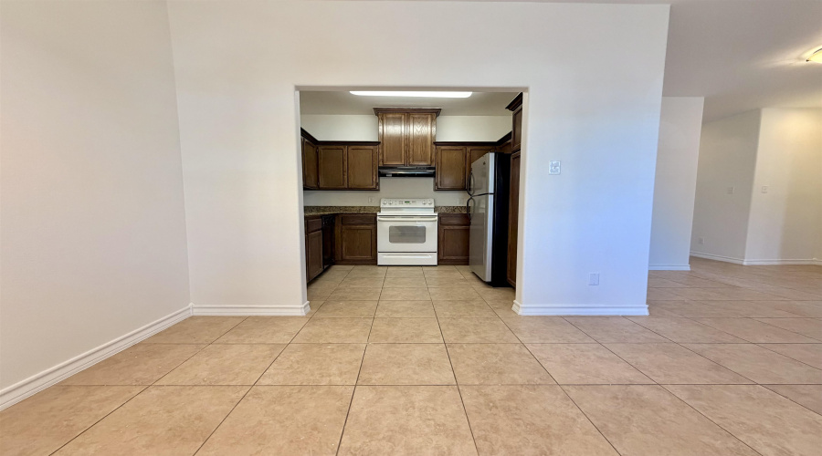 10706 International Blvd, Laredo, Texas 78045, 2 Bedrooms Bedrooms, 5 Rooms Rooms,2 BathroomsBathrooms,Residential,For Rent,10706 International Blvd,20261287
