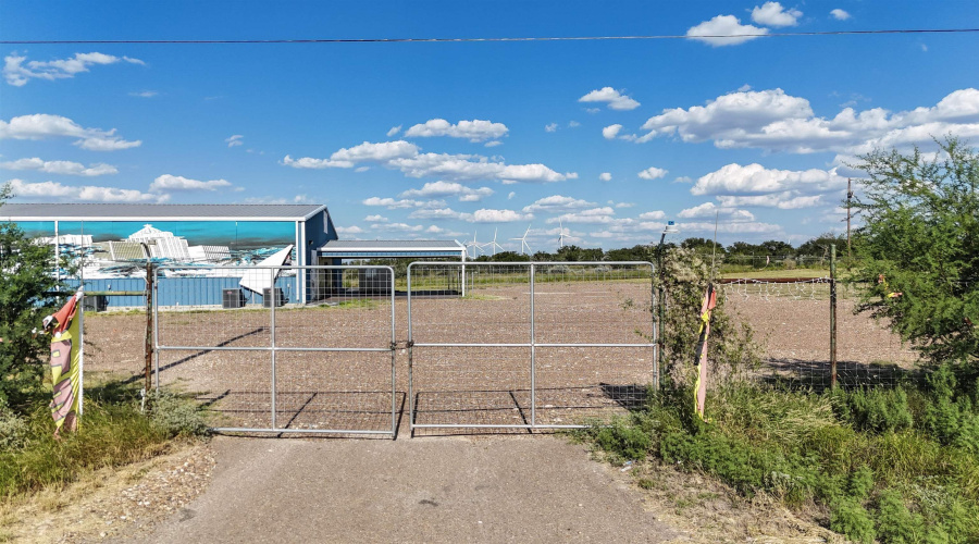 5023 S U.S. Hwy 83, FALCON, Texas 78564, 1 Bedroom Bedrooms, 51 Rooms Rooms,4 BathroomsBathrooms,Commercial/industrial,For Sale,5023 S U.S. Hwy 83,20261294