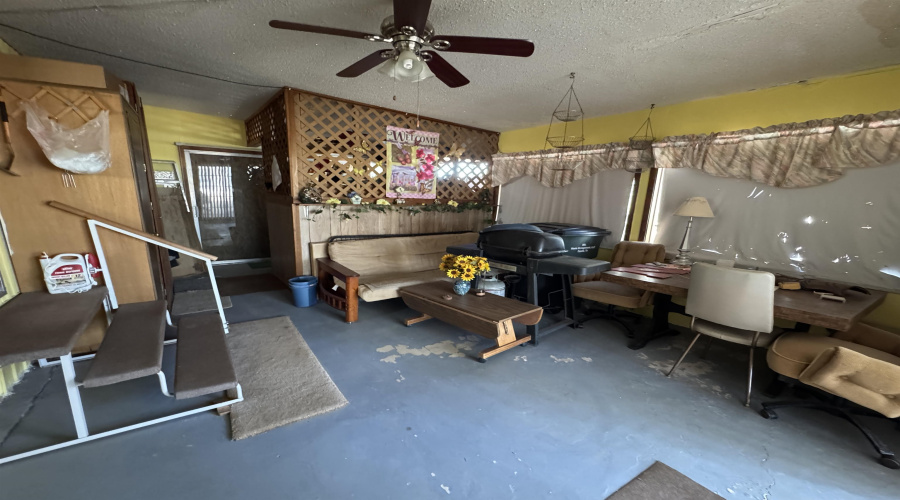 102 Blossum Blvd., ZAPATA, Texas 78076, 2 Bedrooms Bedrooms, 4 Rooms Rooms,1 BathroomBathrooms,Residential,For Sale,102 Blossum Blvd.,20261288