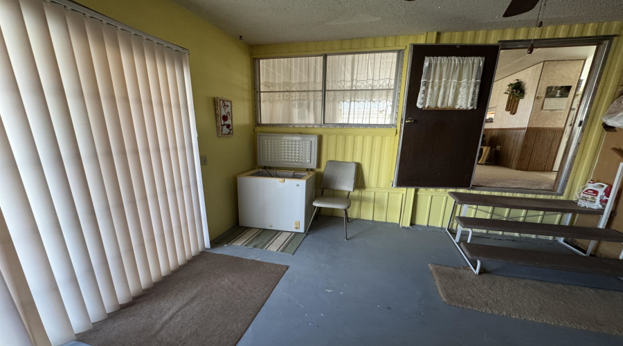 102 Blossum Blvd., ZAPATA, Texas 78076, 2 Bedrooms Bedrooms, 4 Rooms Rooms,1 BathroomBathrooms,Residential,For Sale,102 Blossum Blvd.,20261288