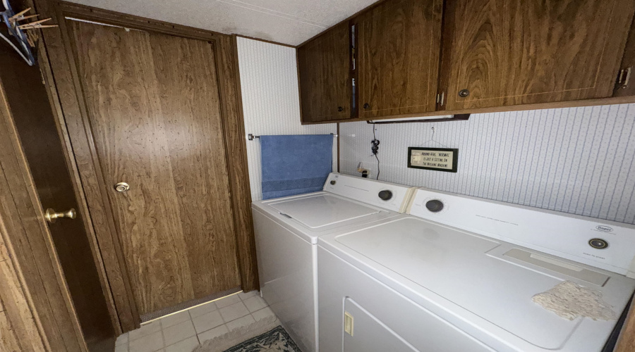 102 Blossum Blvd., ZAPATA, Texas 78076, 2 Bedrooms Bedrooms, 4 Rooms Rooms,1 BathroomBathrooms,Residential,For Sale,102 Blossum Blvd.,20261288