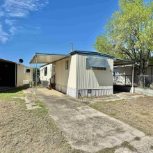 102 Blossum Blvd., ZAPATA, Texas 78076, 2 Bedrooms Bedrooms, 4 Rooms Rooms,1 BathroomBathrooms,Residential,For Sale,102 Blossum Blvd.,20261288