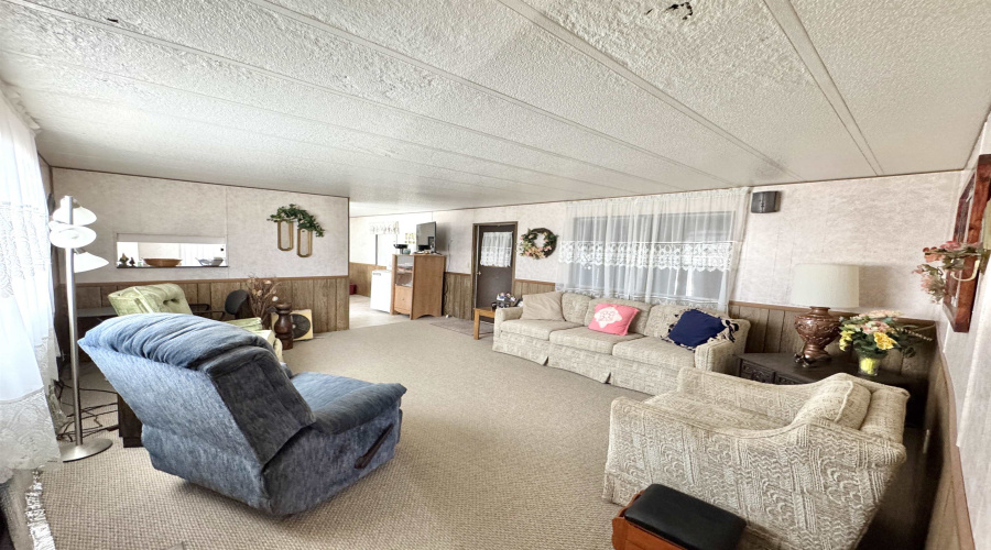 102 Blossum Blvd., ZAPATA, Texas 78076, 2 Bedrooms Bedrooms, 4 Rooms Rooms,1 BathroomBathrooms,Residential,For Sale,102 Blossum Blvd.,20261288