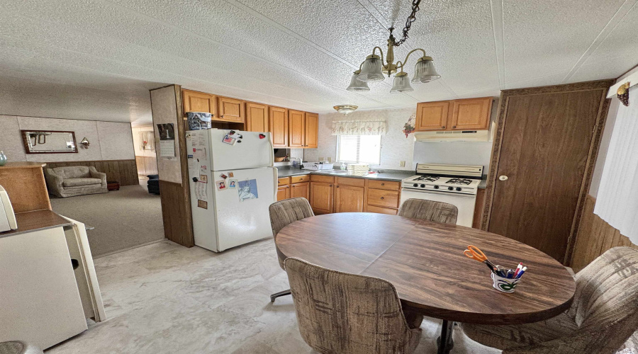 102 Blossum Blvd., ZAPATA, Texas 78076, 2 Bedrooms Bedrooms, 4 Rooms Rooms,1 BathroomBathrooms,Residential,For Sale,102 Blossum Blvd.,20261288