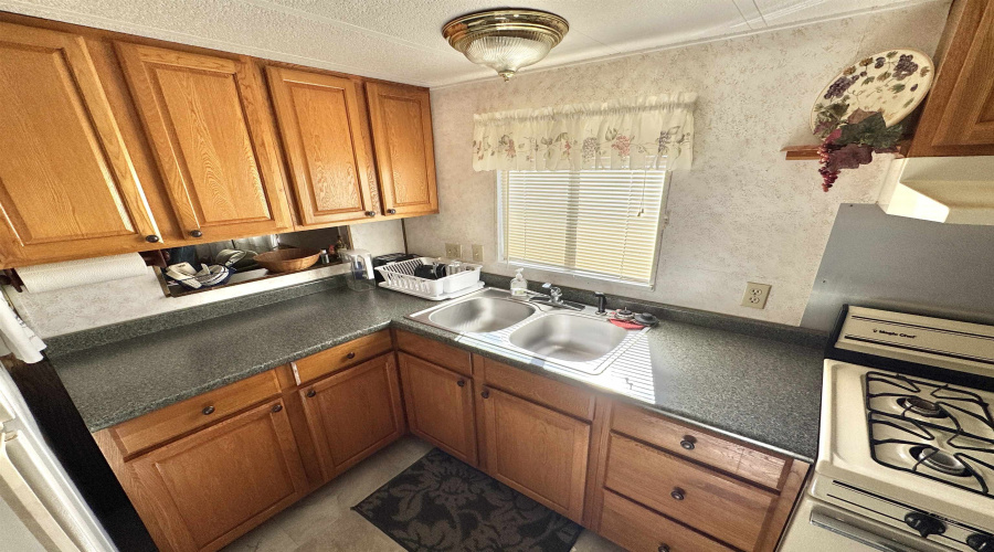 102 Blossum Blvd., ZAPATA, Texas 78076, 2 Bedrooms Bedrooms, 4 Rooms Rooms,1 BathroomBathrooms,Residential,For Sale,102 Blossum Blvd.,20261288