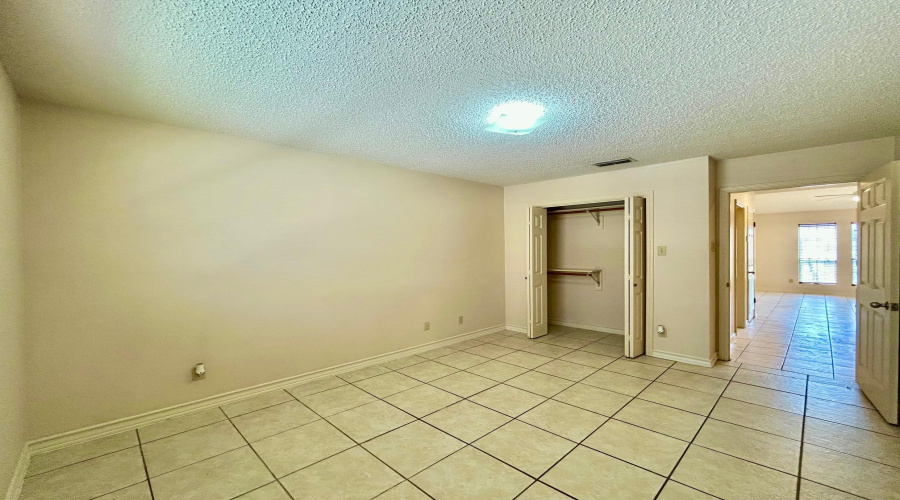 201 Martingale Ln, Laredo, Texas 78041, 2 Bedrooms Bedrooms, 5 Rooms Rooms,2 BathroomsBathrooms,Residential,For Rent,201 Martingale Ln,20261290