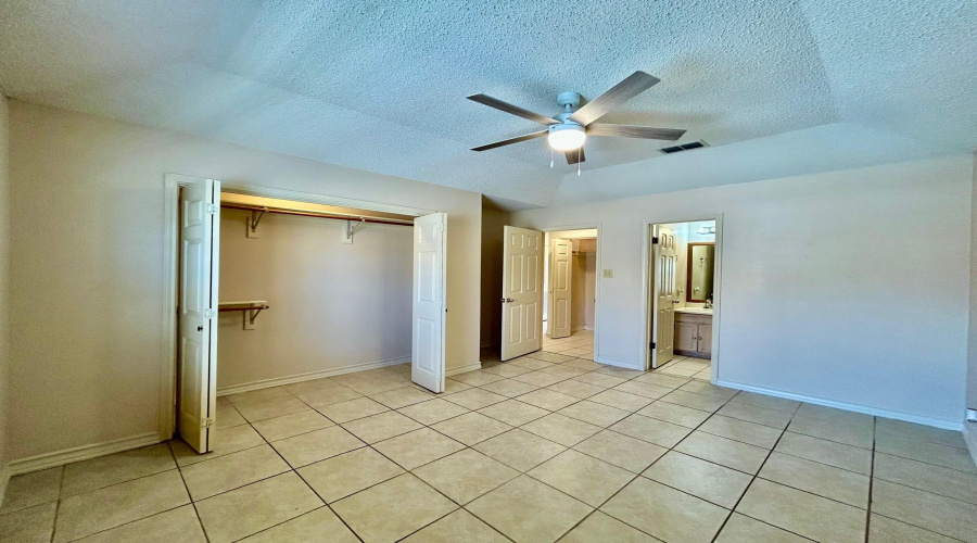 201 Martingale Ln, Laredo, Texas 78041, 2 Bedrooms Bedrooms, 5 Rooms Rooms,2 BathroomsBathrooms,Residential,For Rent,201 Martingale Ln,20261290
