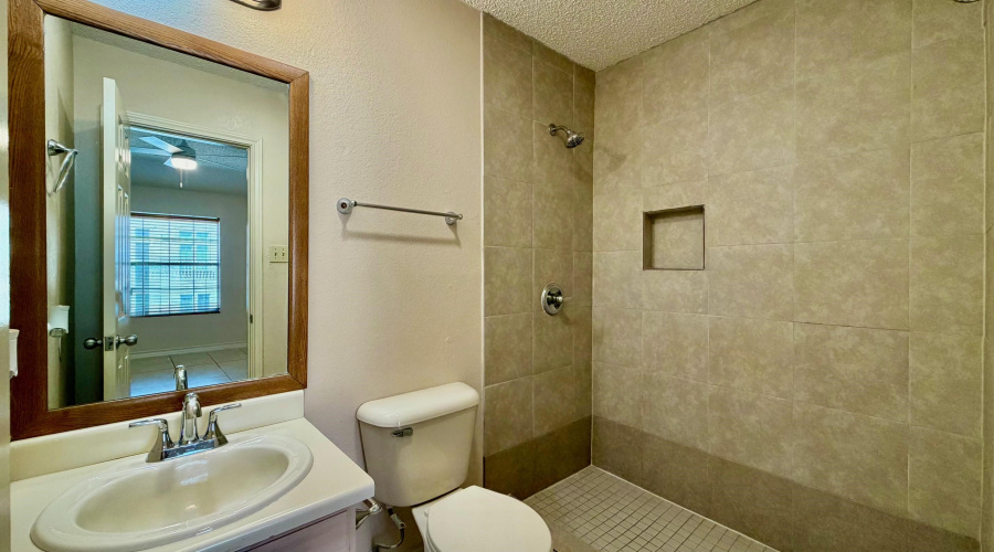 201 Martingale Ln, Laredo, Texas 78041, 2 Bedrooms Bedrooms, 5 Rooms Rooms,2 BathroomsBathrooms,Residential,For Rent,201 Martingale Ln,20261290