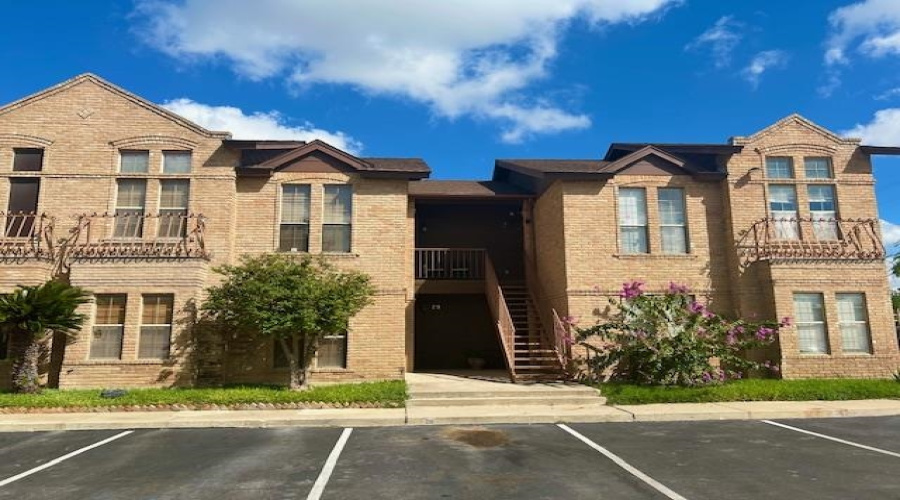 201 Martingale Ln, Laredo, Texas 78041, 2 Bedrooms Bedrooms, 5 Rooms Rooms,2 BathroomsBathrooms,Residential,For Rent,201 Martingale Ln,20261290
